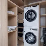 Nowoczesny Rodzinny Apartament Z Klimatyzacja I Parkingiem W Krakowie By Renters Prestige