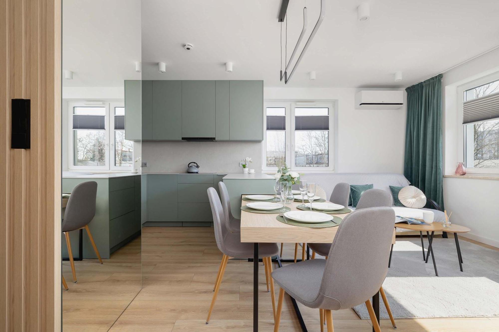 Apartment Nowoczesny Rodzinny Z Klimatyzacja I Parkingiem W Krakowie By Renters Prestige