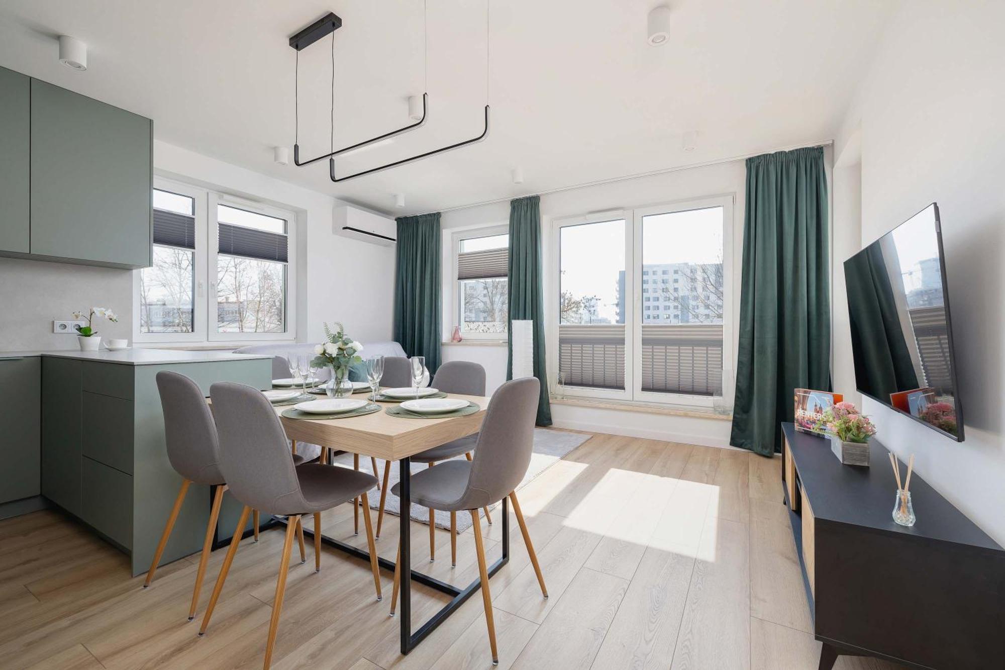Apartment Nowoczesny Rodzinny Z Klimatyzacja I Parkingiem W Krakowie By Renters Prestige Krakau